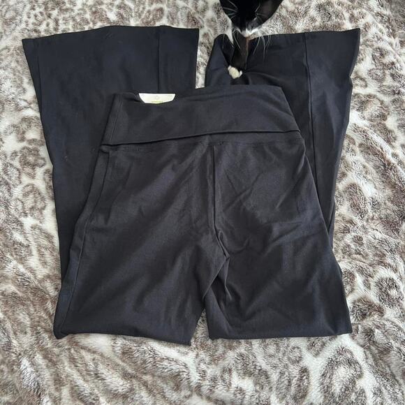 Black Aerie offline flare leggings - Picture 1 of 4